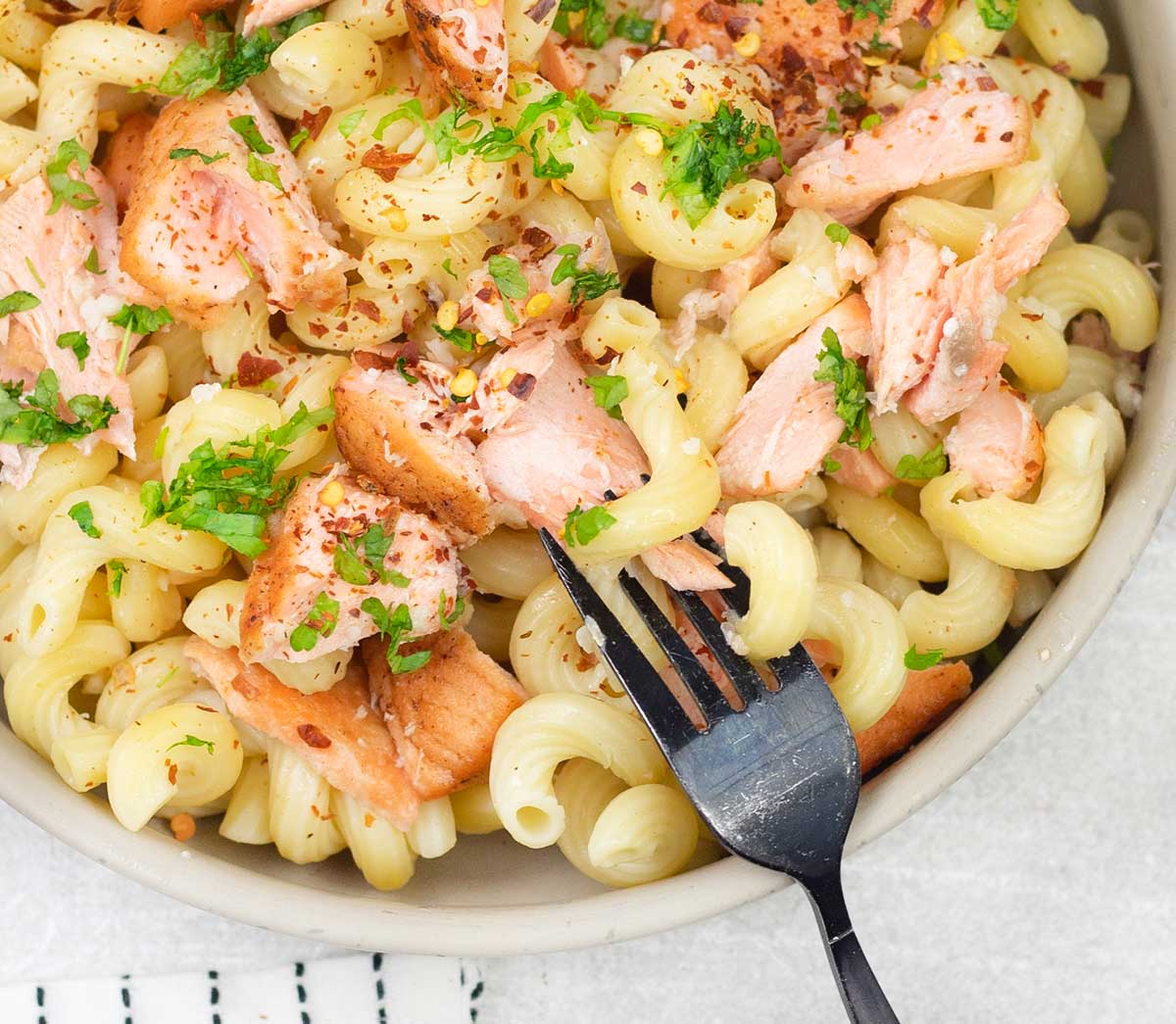 Healthy Salmon Pasta Without Cream in a bowl
