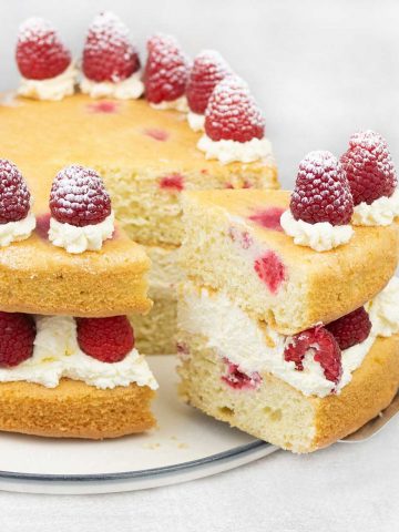 Cut the raspberry sponge cake.
