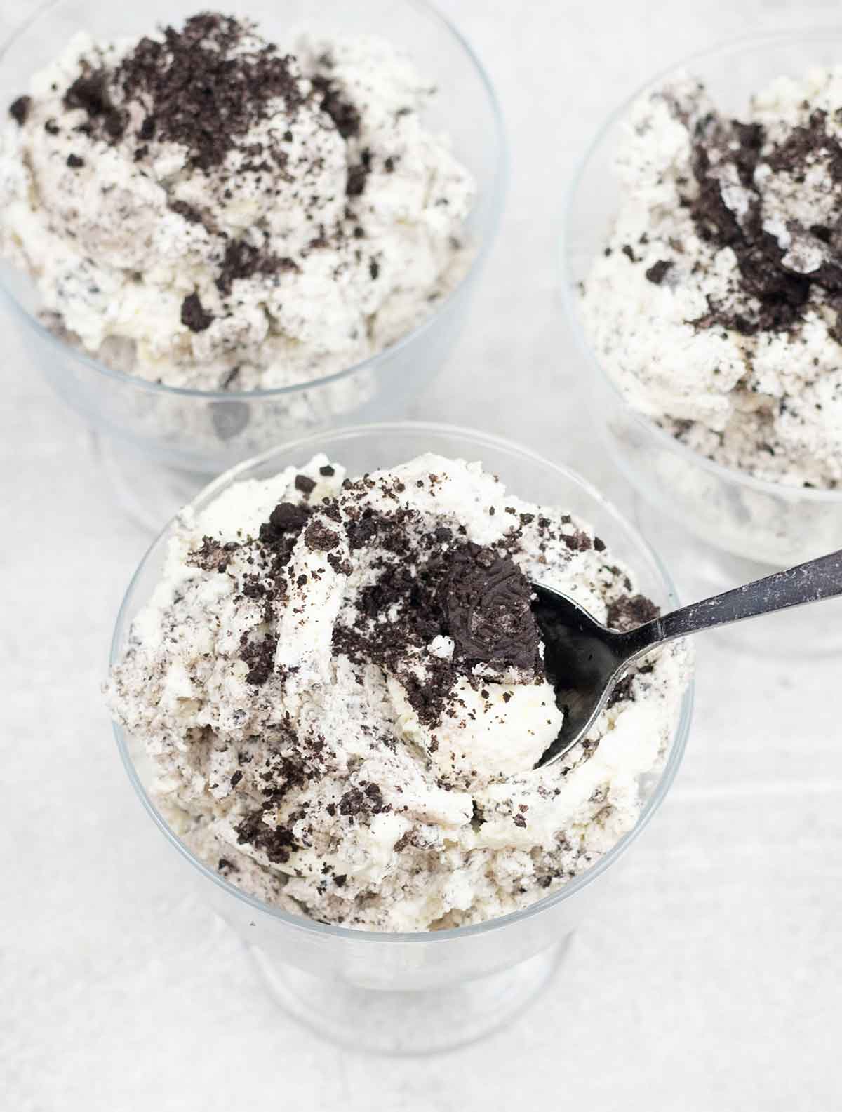 A spoonful of Oreo dessert.