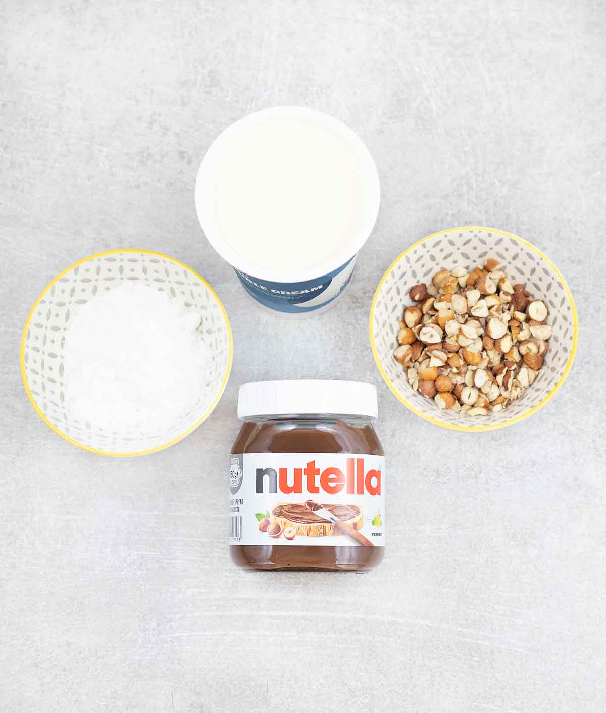 4 ingredients needed to make Nutella Mousse.